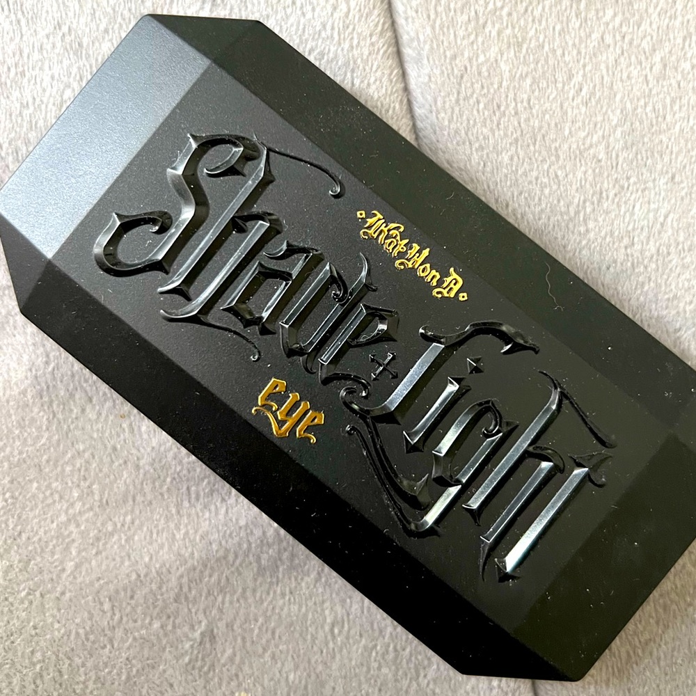 Kat Von D Shade & Light Palette in Rust